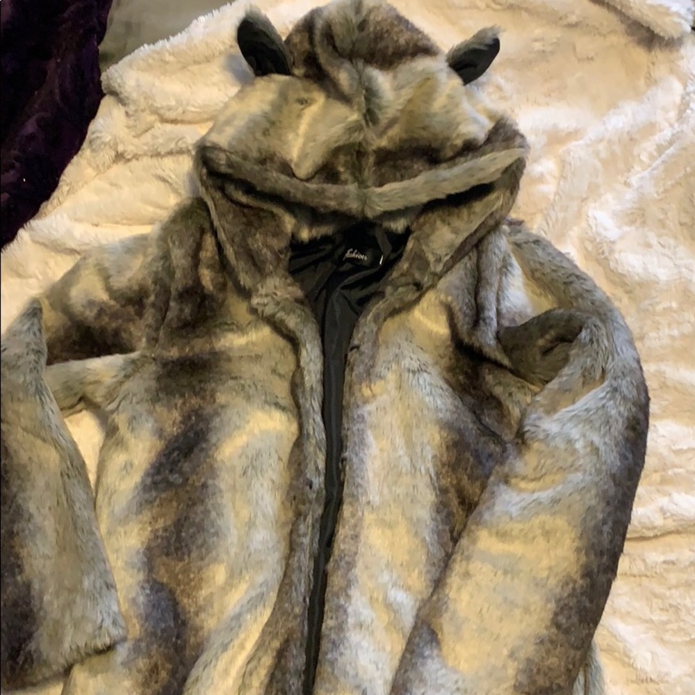 Faux Fur jacket with Animal Ears - Picture 2 of 7